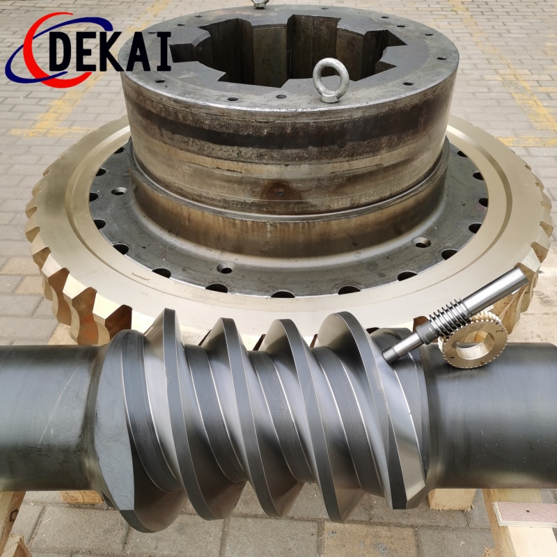 根據(jù)舊輪芯配做輪圈和蝸桿鋼廠(chǎng)用德凱綠色再制造